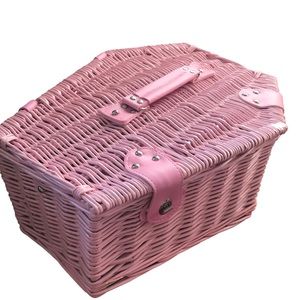 Coffin pink picnic basket wine n die’n